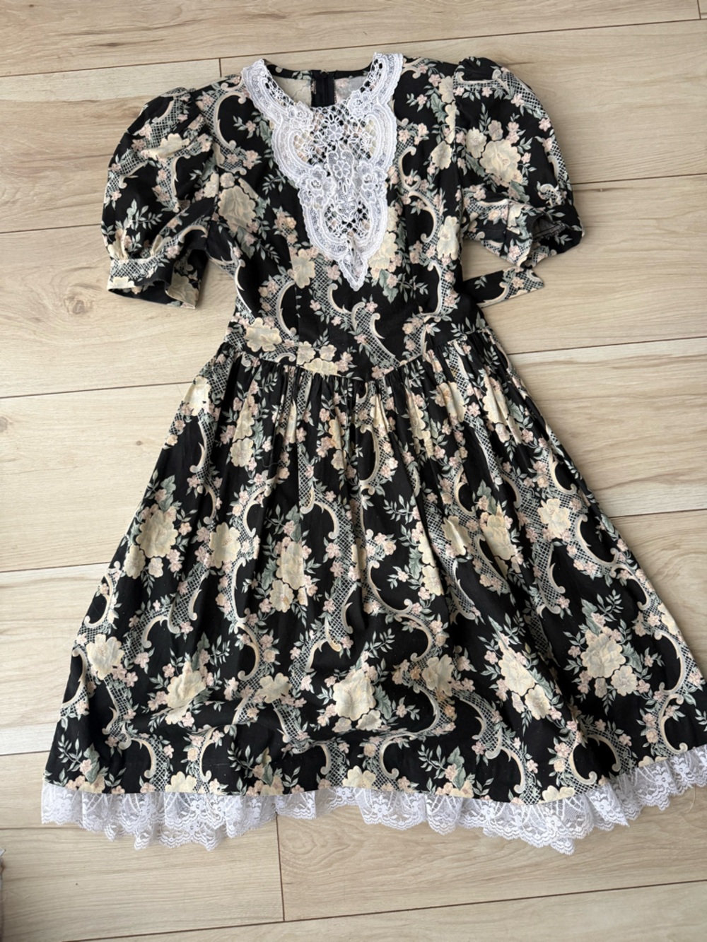 Gunne Sax Jessica McClintock Black Dress with Cream & Pale Pink Floral Print